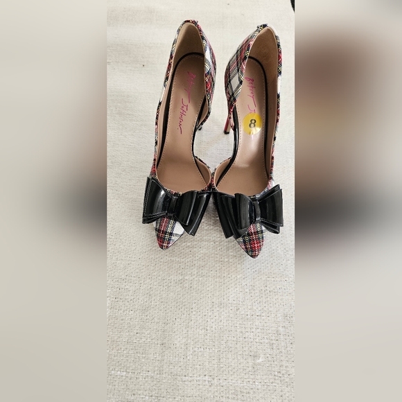 Women red, black and white checkered high heel shoes size (6). - Picture 3 of 5